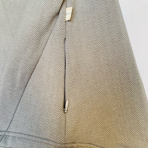 Mondetta luxury performance workout hoodie - Picture 2 of 5